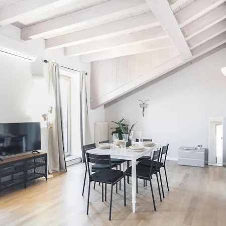 Easylife - Gioiello Con Ampio Balcone Panoramico In Porta Ticinese Appartement *