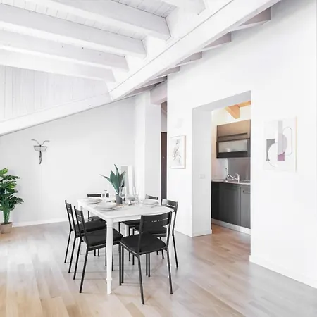 Easylife - Gioiello Con Ampio Balcone Panoramico In Porta Ticinese Appartement