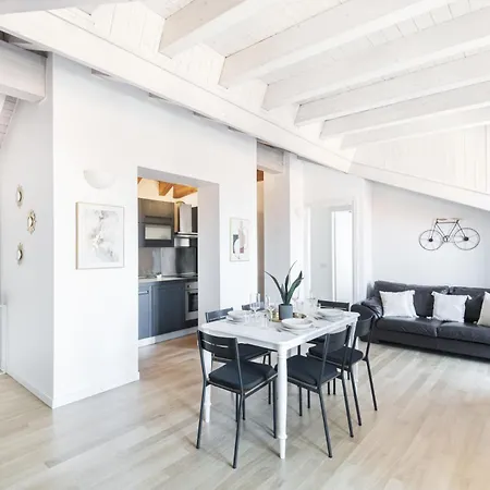 Easylife - Gioiello Con Ampio Balcone Panoramico In Porta Ticinese